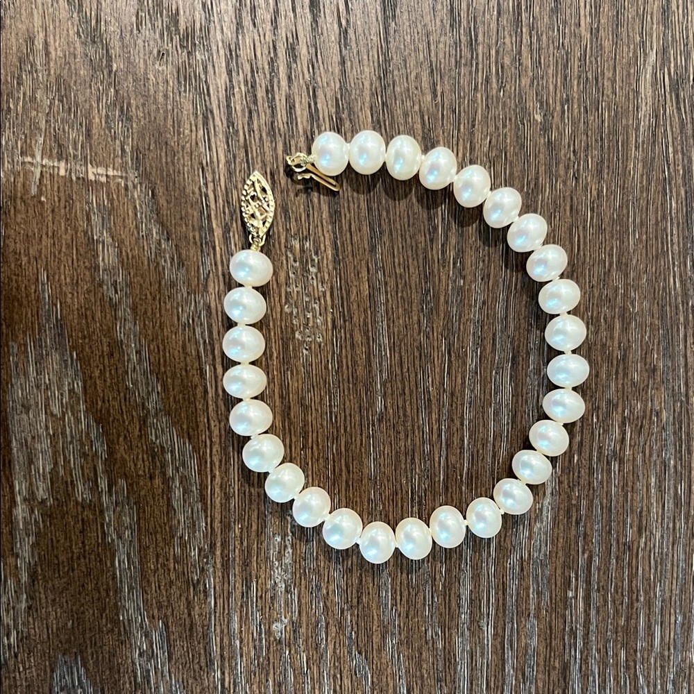 Real Pearl Bracelet with Gold Clasp